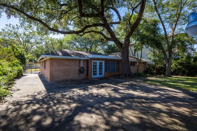 Foto del edificio - 10310 Willowgrove Dr