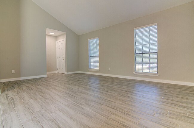 Foto del edificio - 1603 Dale Cove