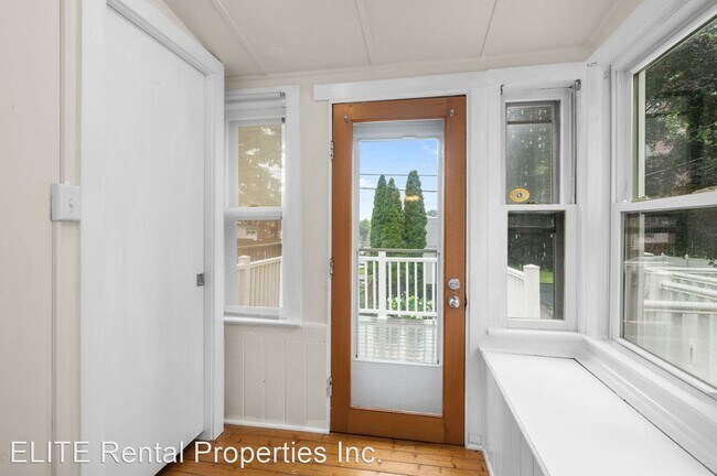 Building Photo - 2 br, 1.5 bath House - 18 Manchester Avenue