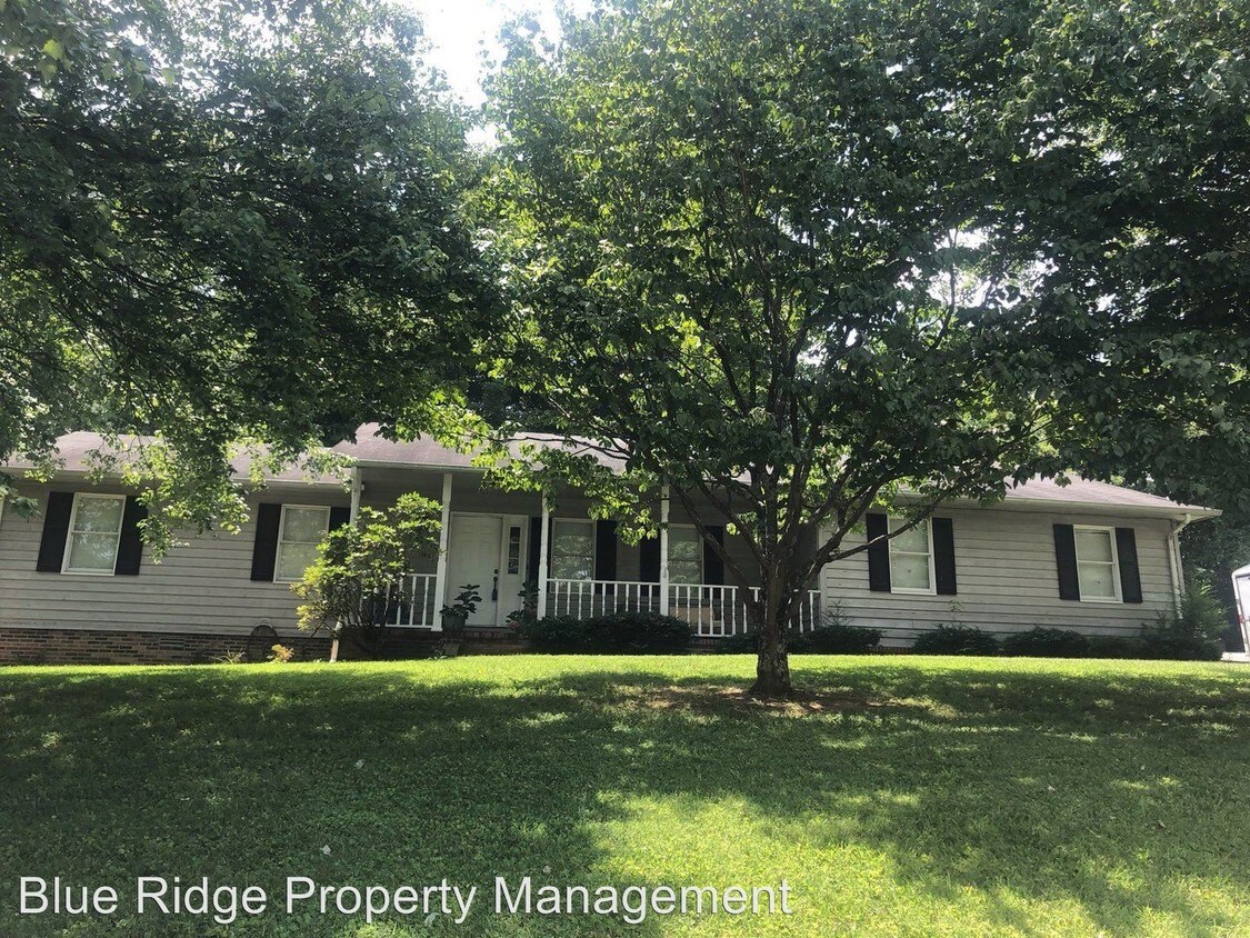 Primary Photo - 3 br, 2 bath House - 408 Lewis Lane