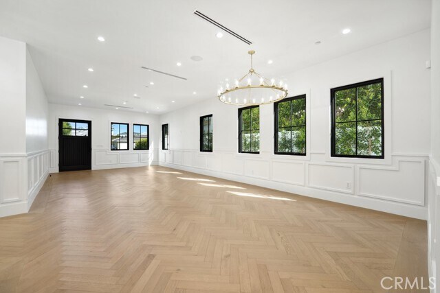 Building Photo - 4539 Longridge Ave