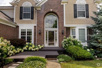 Building Photo - 8965 Snowberry Court