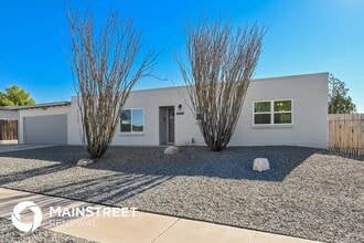 Building Photo - 9802 E Stella Rd