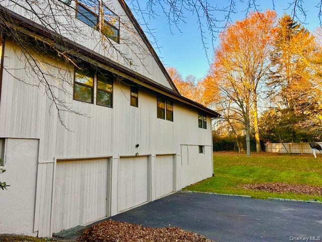 Building Photo - 5 Carman Ct