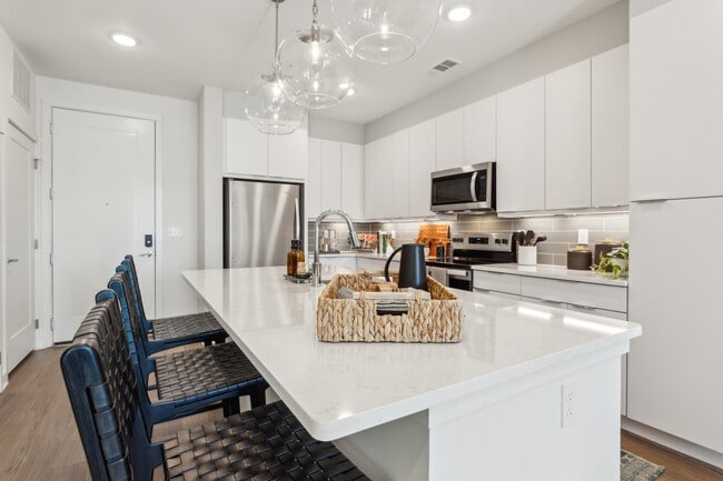 1BR, 1BA-758SF - Dining Room - One Riverside
