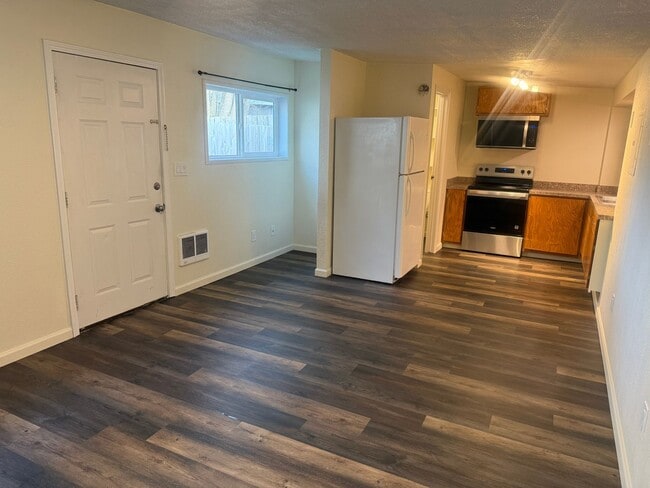 Foto del edificio - Studio apartment with a large garage in Eugene!