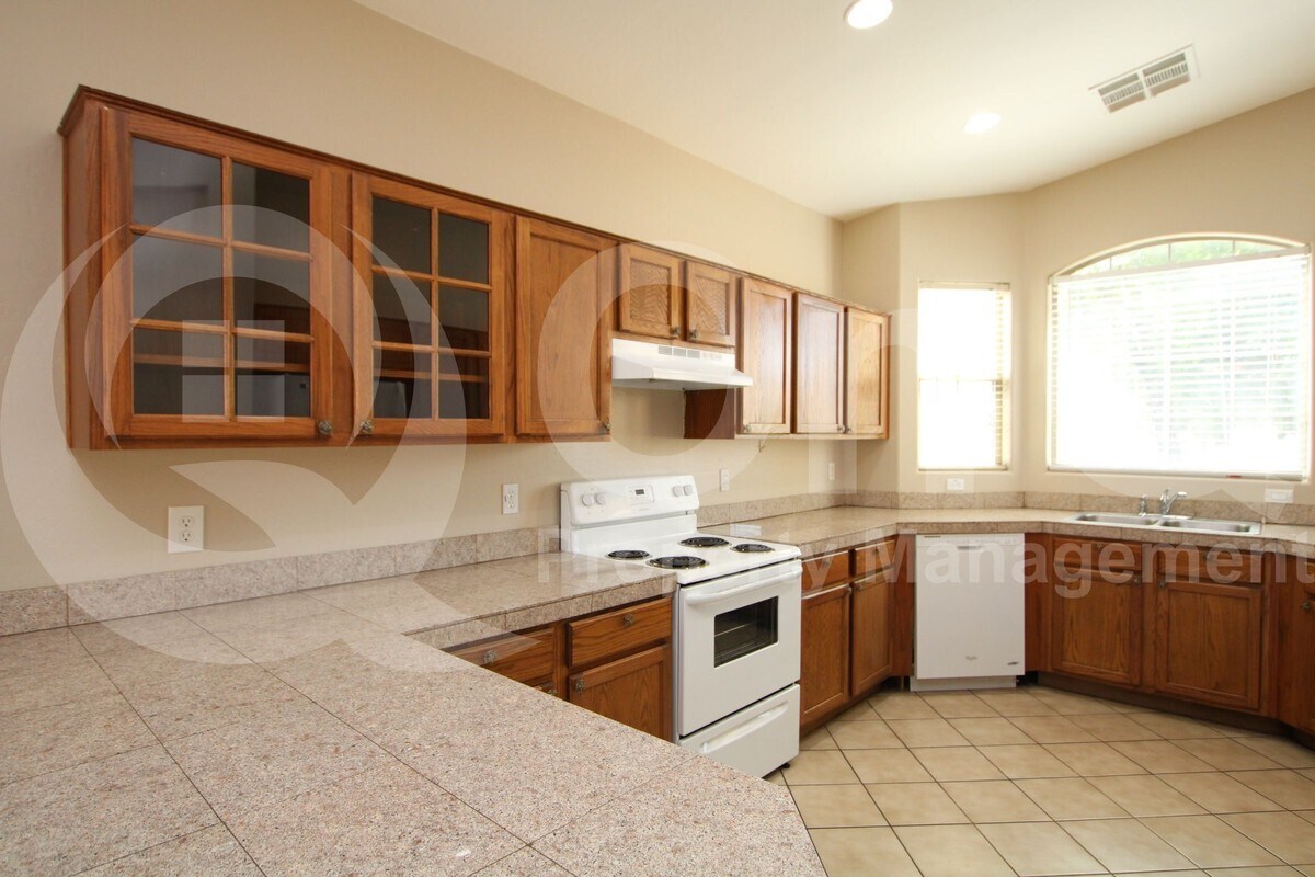 Primary Photo - 12204 W Ocotillo Ln