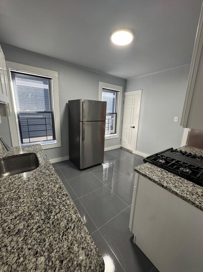 Foto del edificio - 411 Blatchley Ave