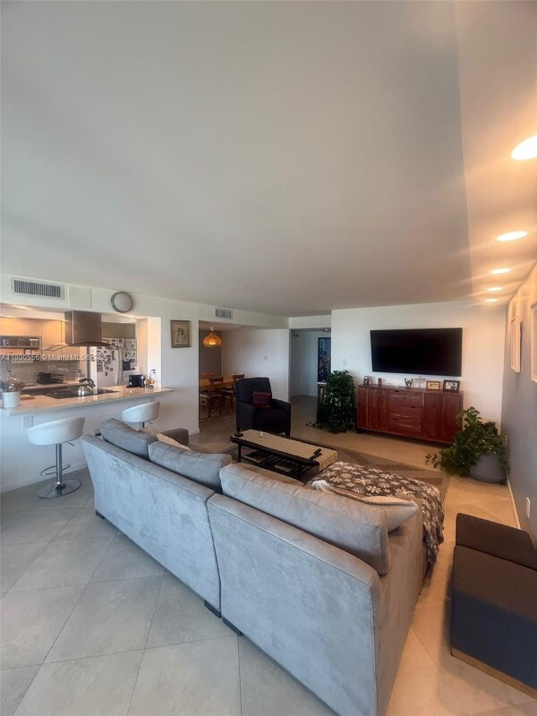 Foto del edificio - 18021 Biscayne Blvd