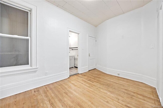 Building Photo - 71-52 68th St