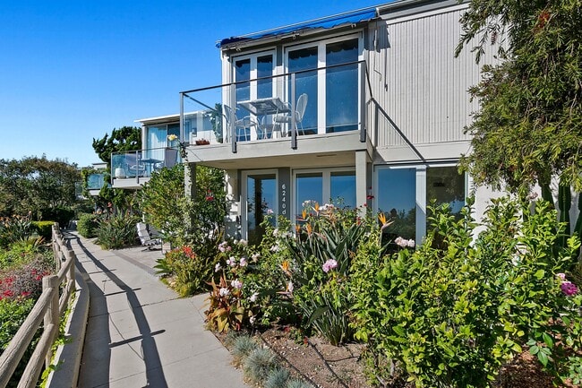 Building Photo - 6240 Tapia Dr