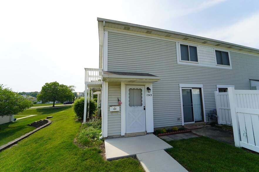 Primary Photo - 1543 Cornell Pl