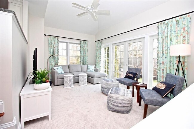 Foto del edificio - 190 Coggeshall Ave