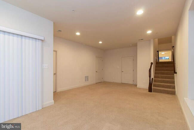 Building Photo - 405 Bright Star Path