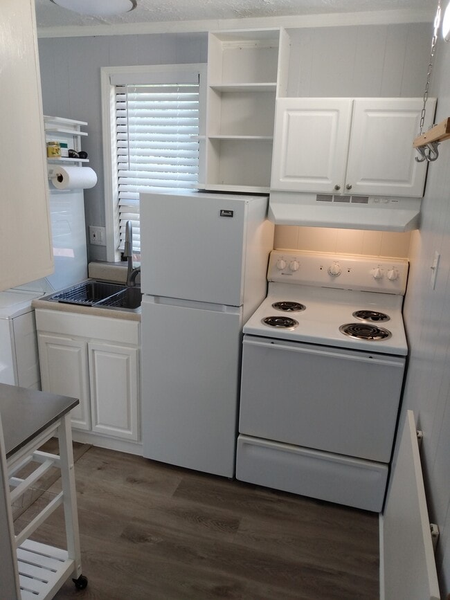 Foto del edificio - 201 Lake Dr