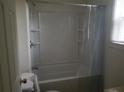 Building Photo - 1-Bedroom in Front Royal – Pet Friendly and closet to shops and town.
