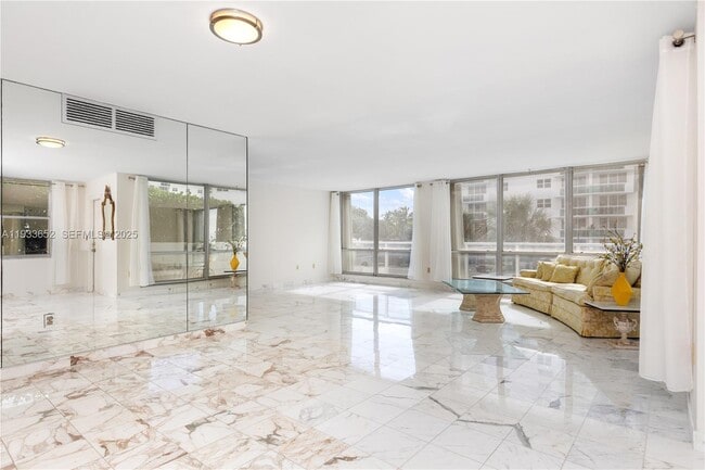 Building Photo - 2751 S Ocean Dr