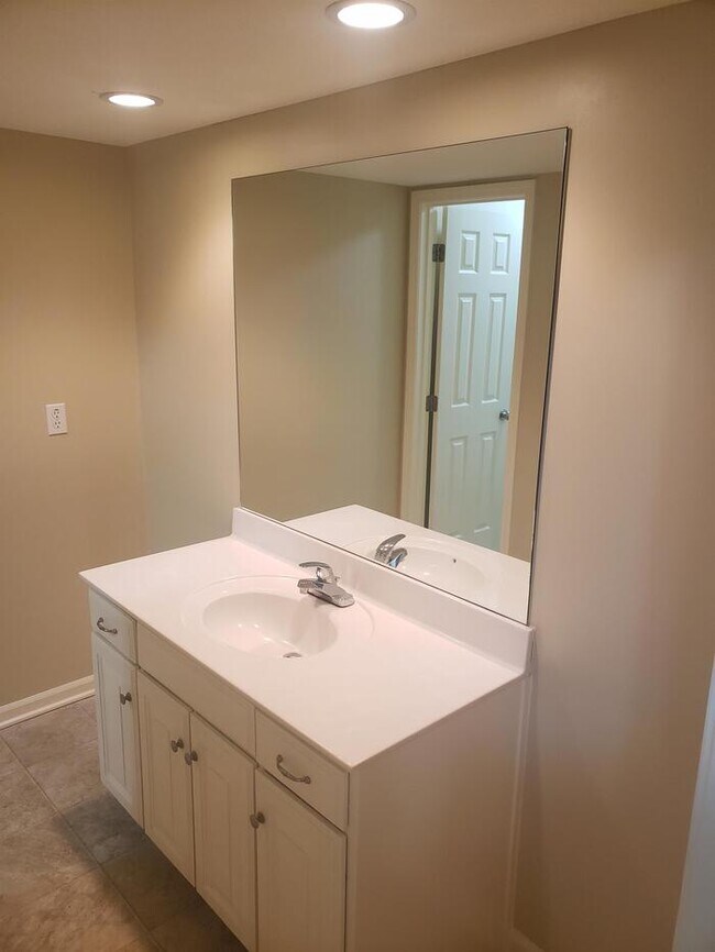Foto del edificio - 8316 N Nodaway Ave