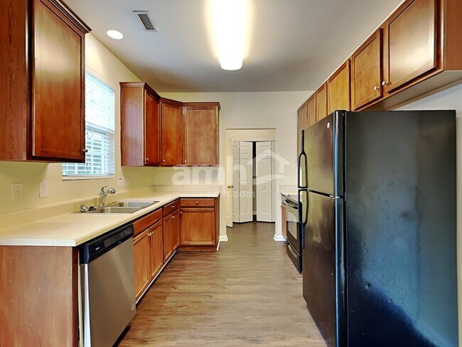 Foto del edificio - 3012 Cardinal Lake Dr