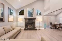 Foto del edificio - 3220 Shoreheight St