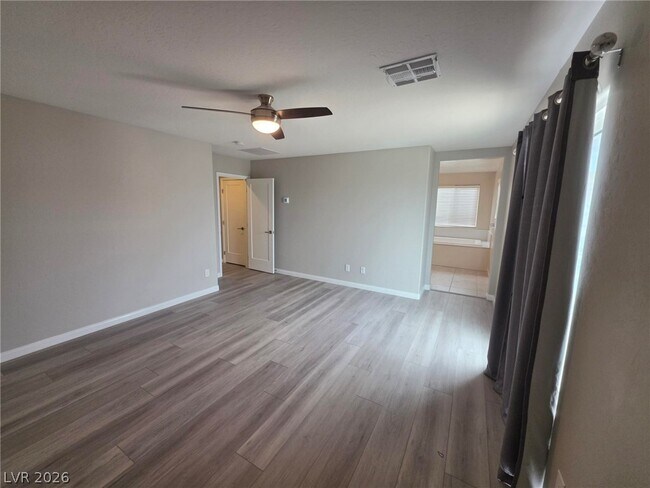 Foto del edificio - 9456 Brough Ave