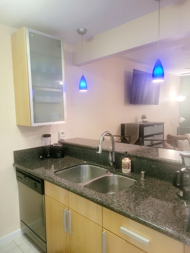 Granite Kitchen Counter/Breakfast Nook - 1327 W 25th Ave