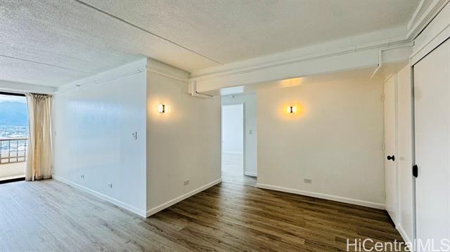 Building Photo - 2333 Kapiolani Blvd