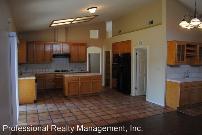 Building Photo - 3 br, 2.5 bath House - 3315 BRISBANE AVENUE