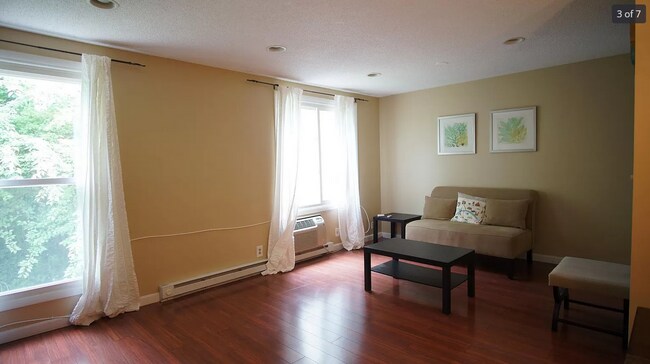 Foto del edificio - 274 S Main St