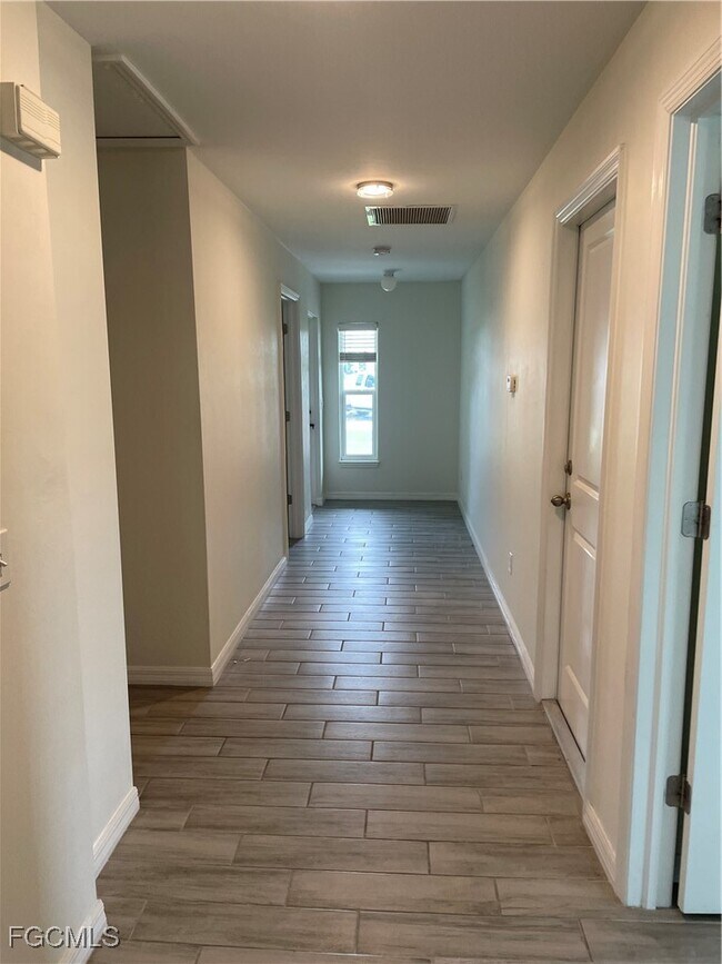 Foto del edificio - 1114 Circle Dr