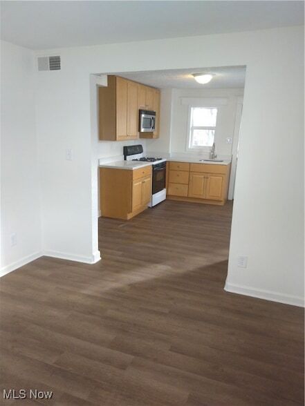 Foto del edificio - 2435 Shirley Rd