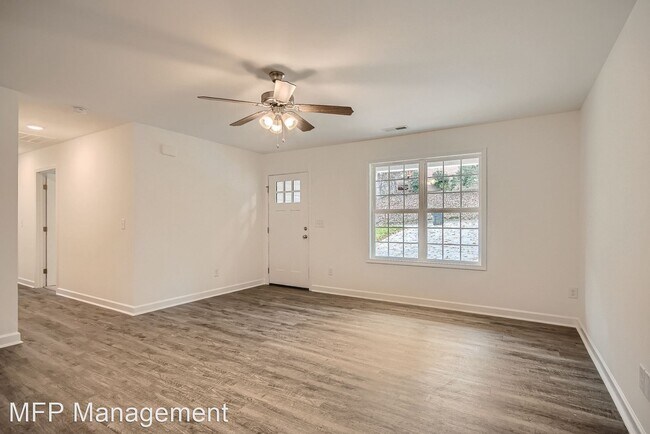 Foto del edificio - 4 br, 2 bath House - 111 Cumberland Ct