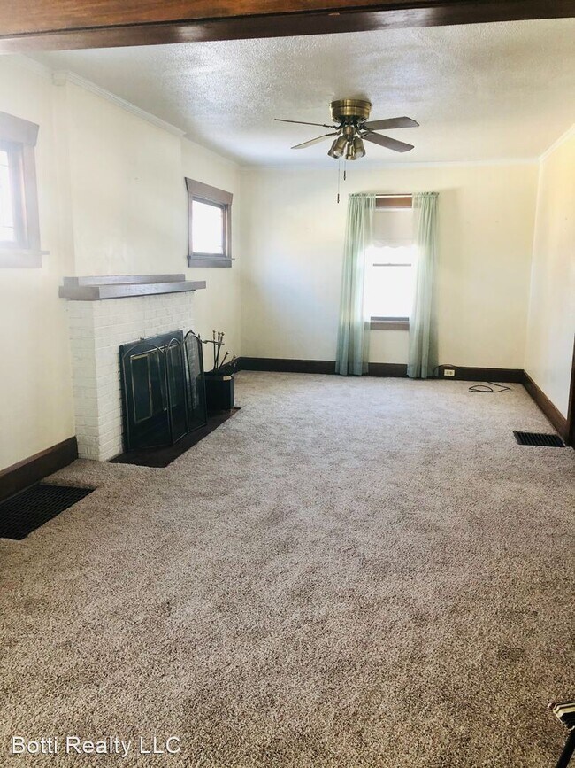 Foto del edificio - 3 br, 1 bath House - 530 MERRILL Avenue