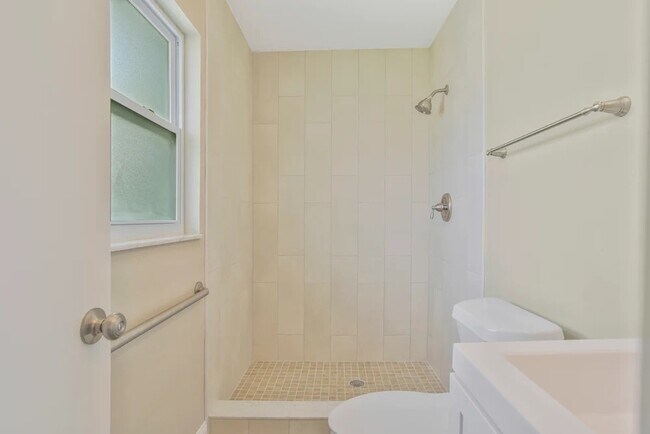 Foto del edificio - 4305 Holmes Dr