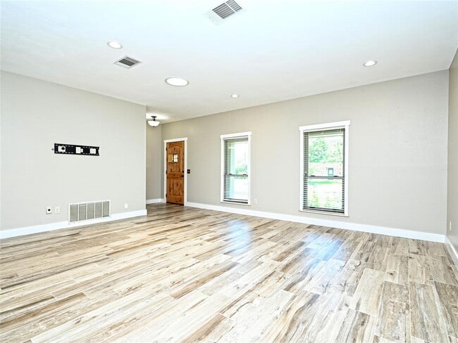 Building Photo - 8406 Racine Trail