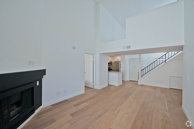Building Photo - 5540 Owensmouth Ave
