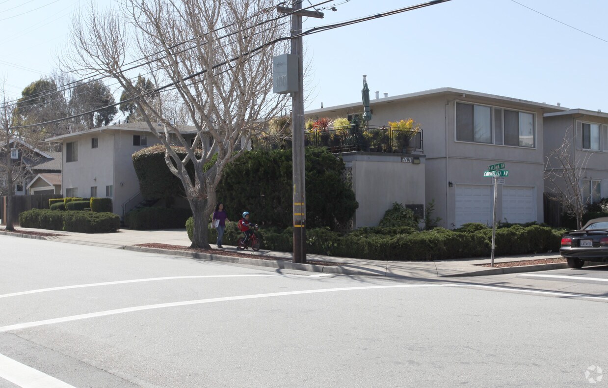 Primary Photo - 1101 Paloma Ave