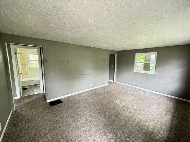 Foto del edificio - 2-Bedroom, 1-Bathroom Home – $995/Month