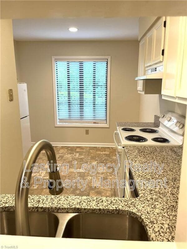 Foto del edificio - 212 Ridge Forest Ct