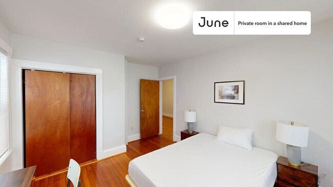 Building Photo - Room in Shared 4 bed/1 bath home