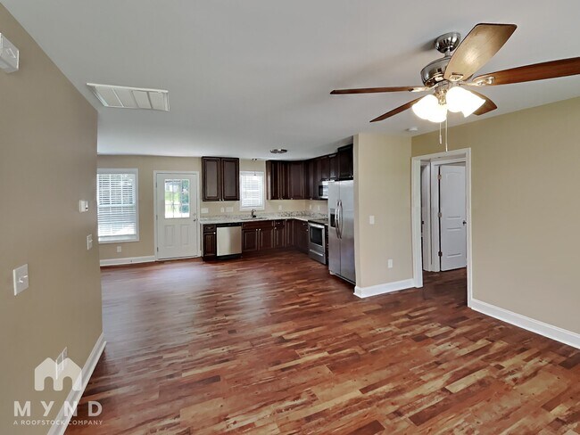 Foto del edificio - 1203 Haywood Ave