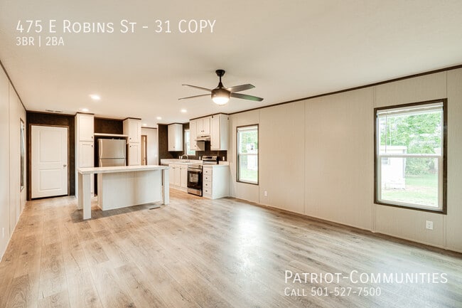 Building Photo - 475 E Robins St