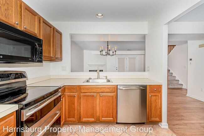 Building Photo - 3 br, 2.5 bath House - 608 Cambridge Ct