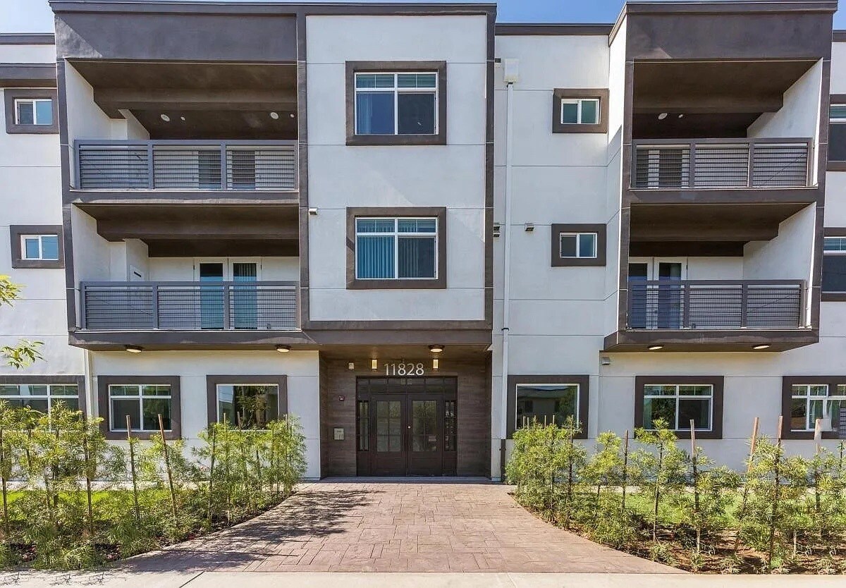 Foto del edificio - 11828 Runnymede St