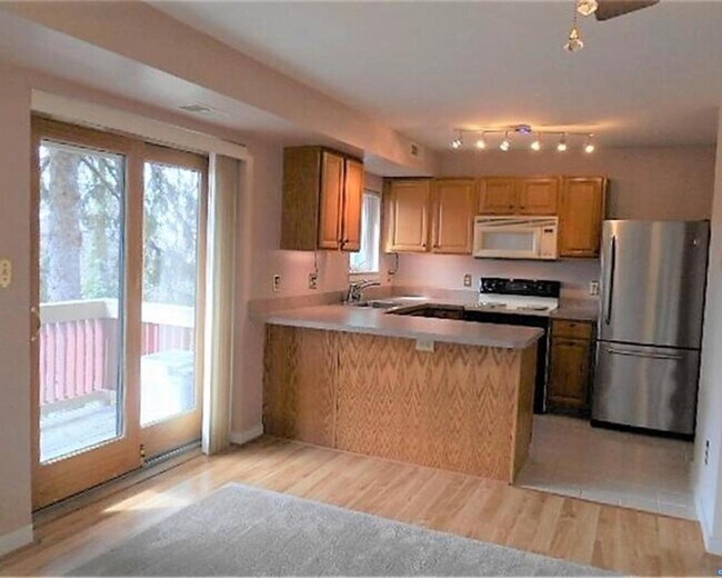 Foto del edificio - 3904 Eastview Ln