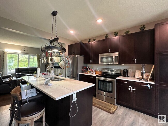 Photo du bâtiment - 5329 Crabapple Loop SW
