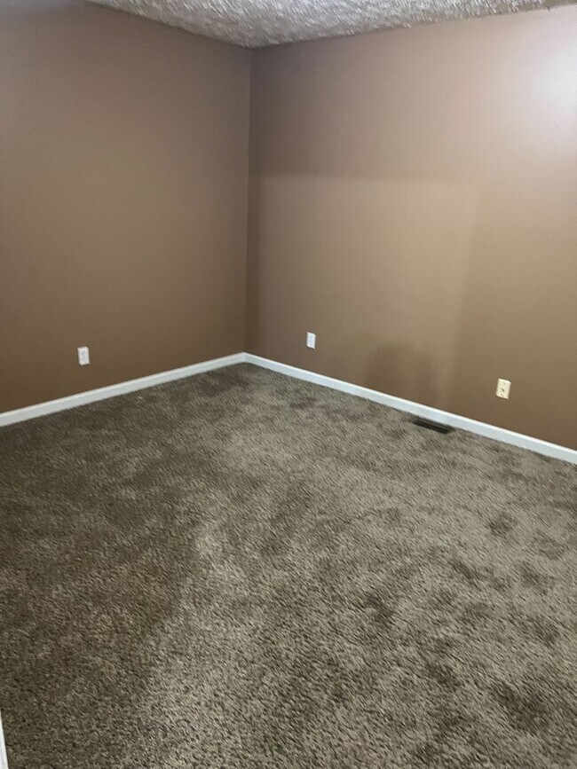 Building Photo - Jacksboro 37757 - 3 bedroom, 2 bath Apartm...