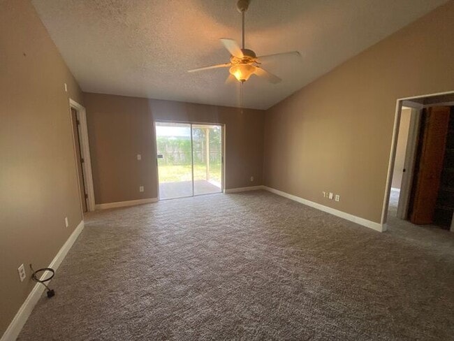 Building Photo - 3/2 East Orlando home -$500 OFF THE FIRST MONTH'S RENT