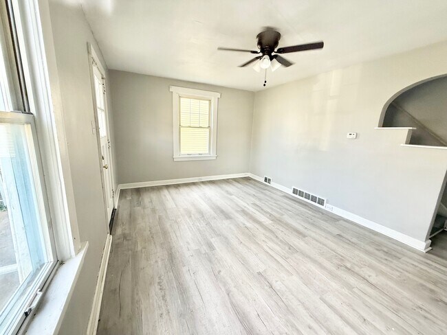 Foto del edificio - 927 Vankirk St