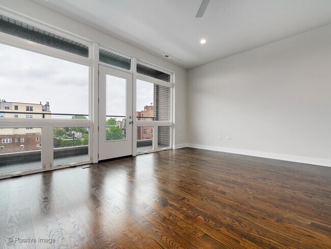 Foto del edificio - 2351 W North Ave